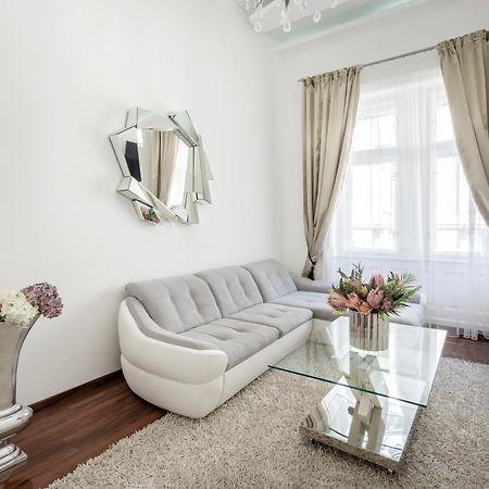 Opera Luxury Apartment With Free Parking Boedapest Buitenkant foto