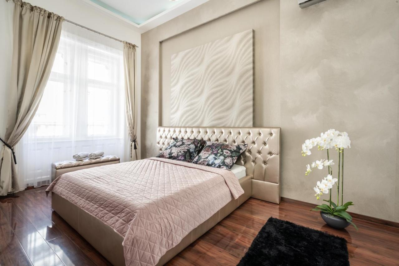 Opera Luxury Apartment With Free Parking Boedapest Buitenkant foto
