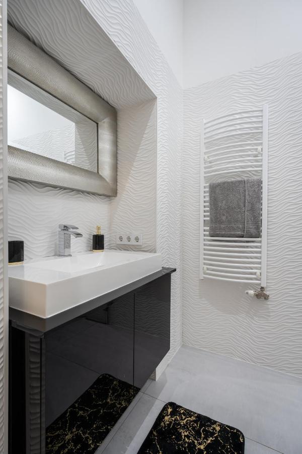Opera Luxury Apartment With Free Parking Boedapest Buitenkant foto