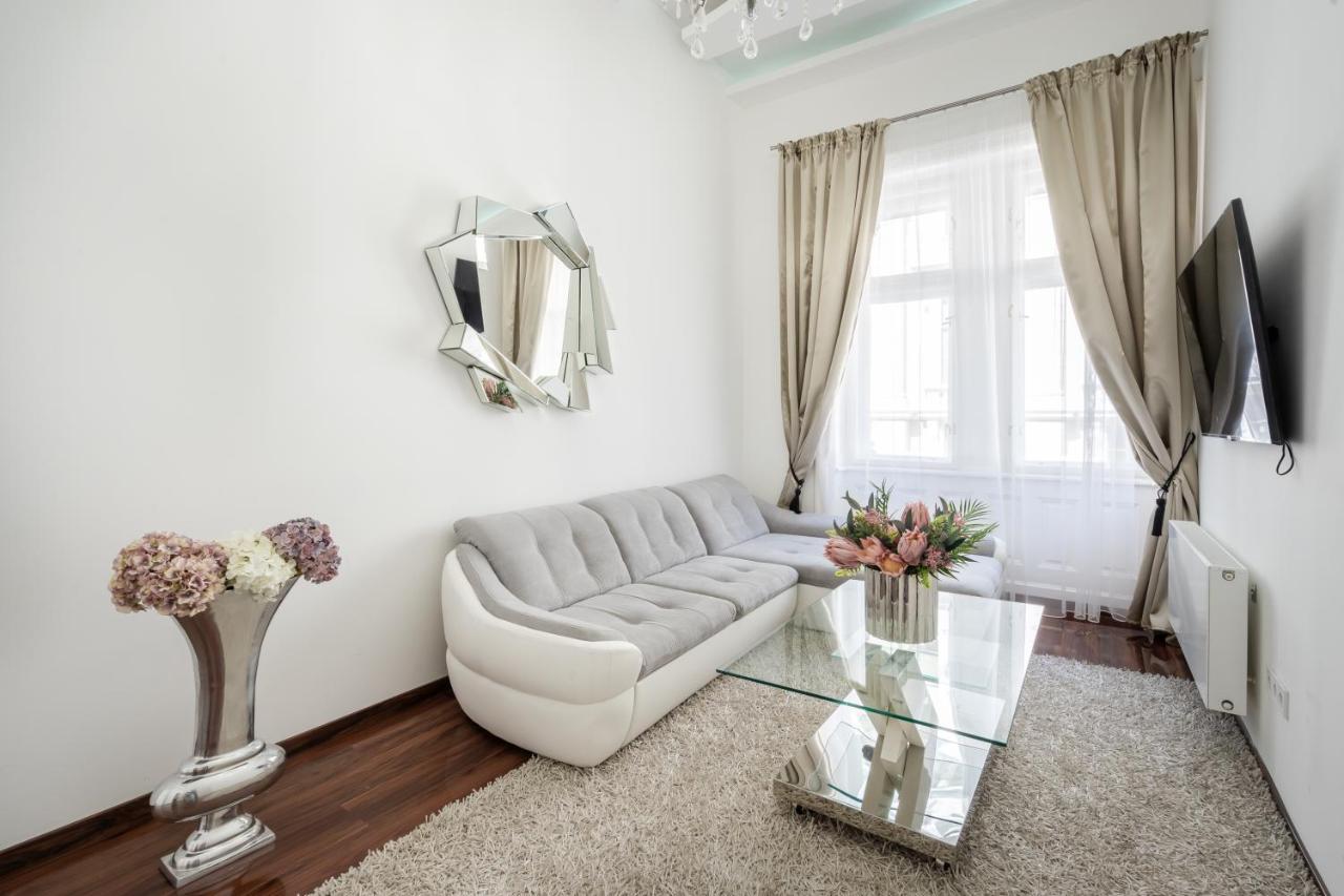 Opera Luxury Apartment With Free Parking Boedapest Buitenkant foto