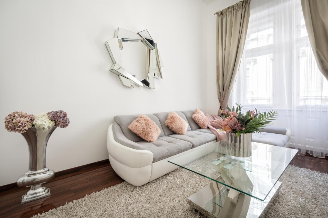 Opera Luxury Apartment With Free Parking Boedapest Buitenkant foto